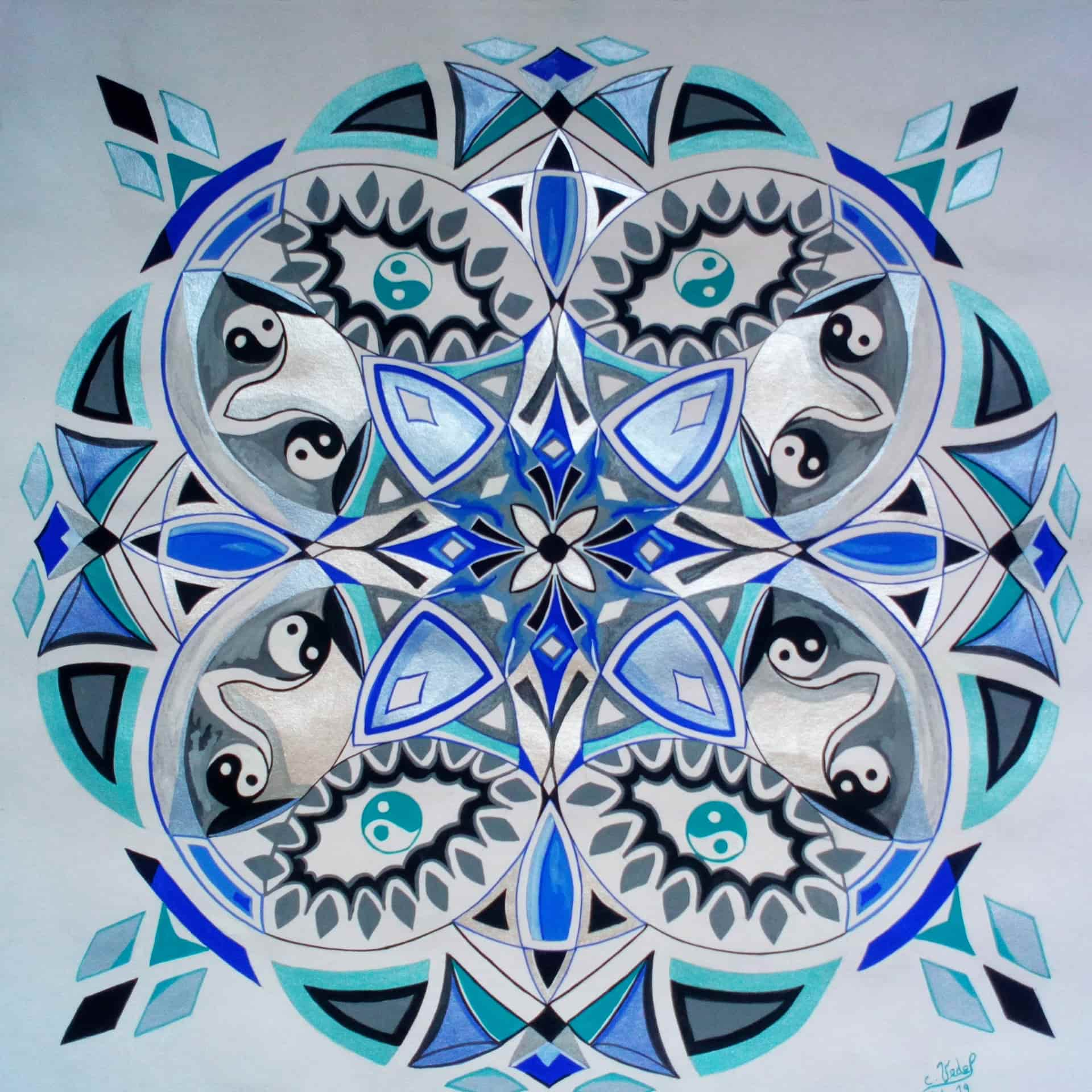 un mandala bleu